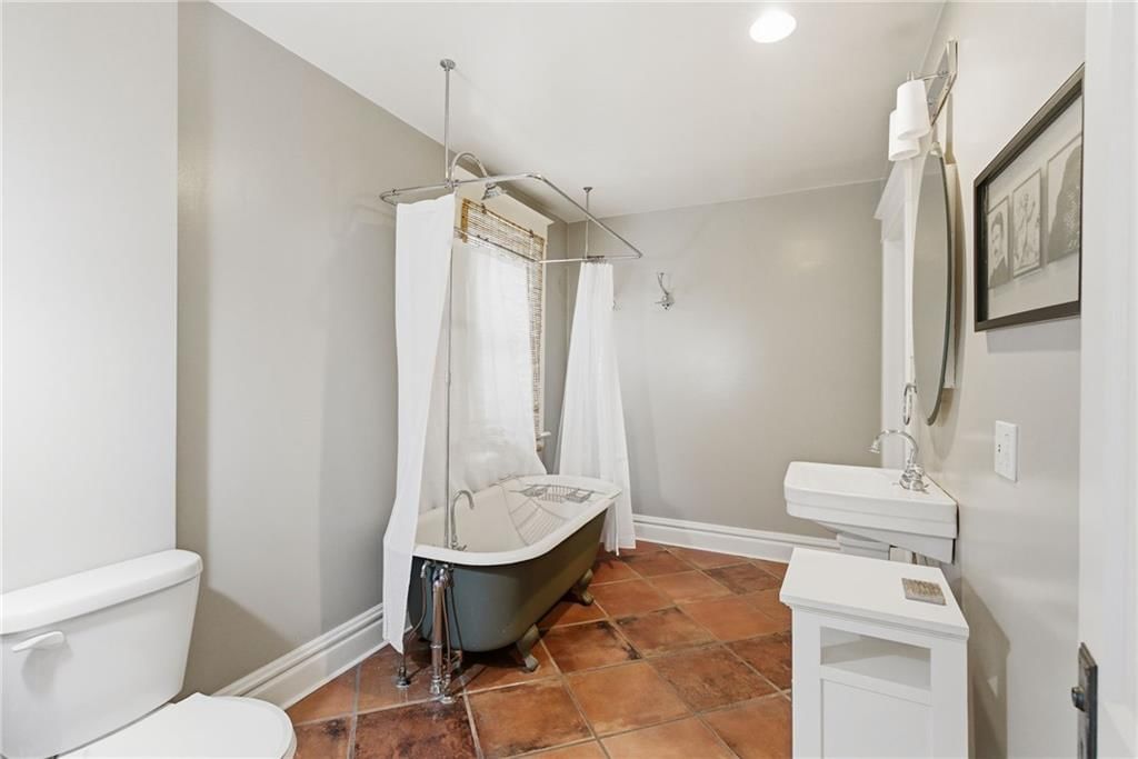 4215 Kenwood Avenue — photo 28