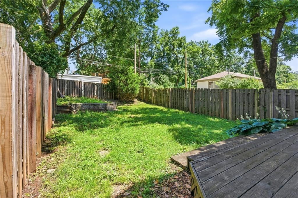 4215 Kenwood Avenue — photo 35