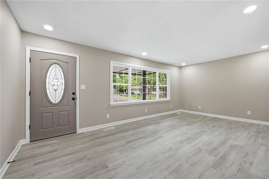 6725 Montana Court — photo 3