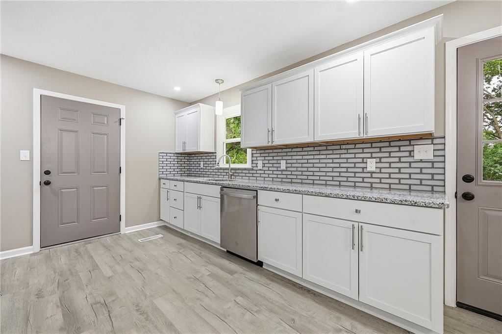 6725 Montana Court — photo 9