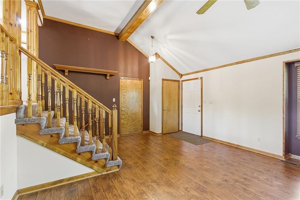 1803 SUNSET Drive — photo 4