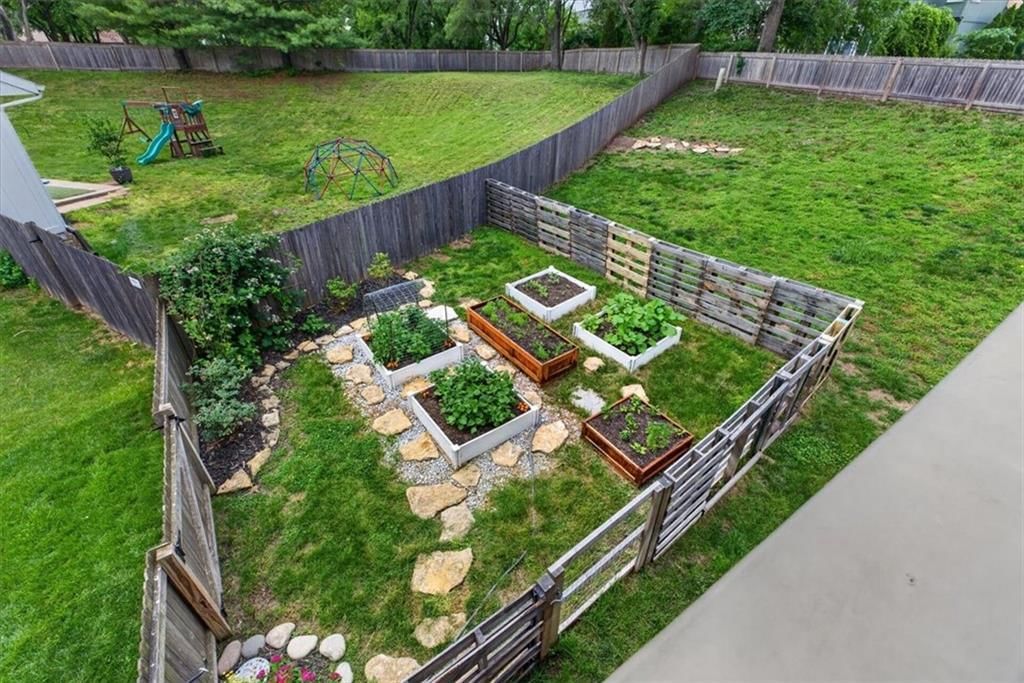 21310 W 120th Terrace — photo 39