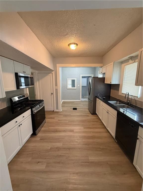 5220 St John Avenue — photo 6
