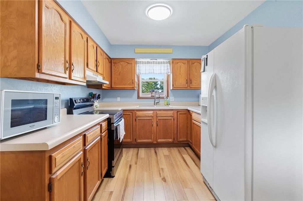 906 Maple Street — photo 14