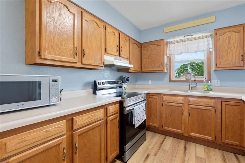 906 Maple Street — photo 15