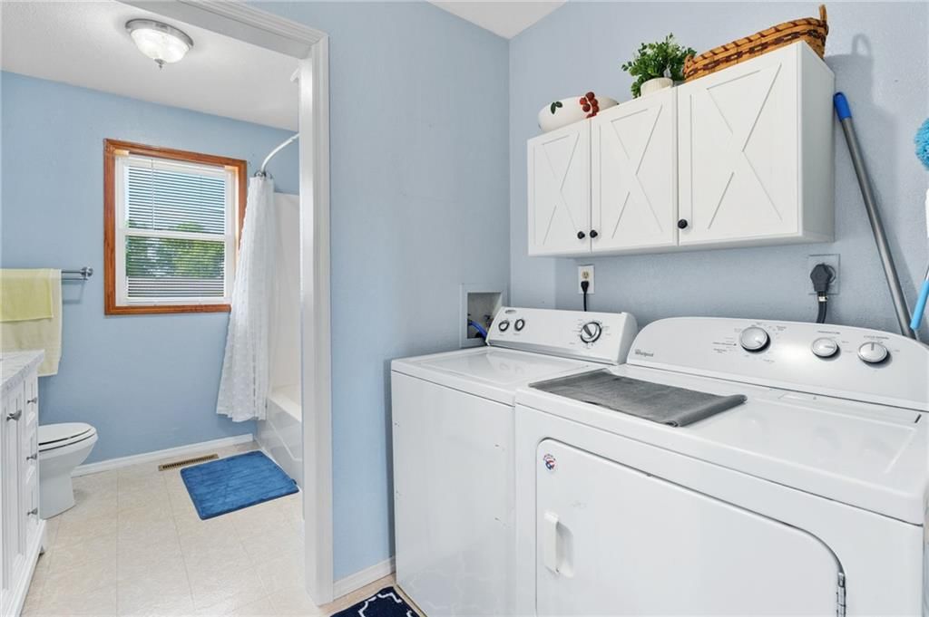 906 Maple Street — photo 19