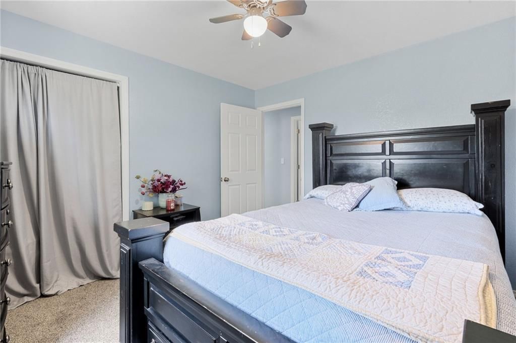 906 Maple Street — photo 24