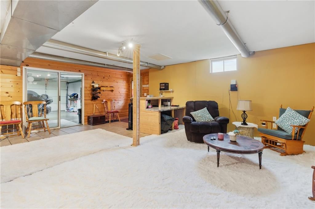 906 Maple Street — photo 30