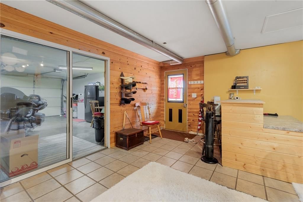 906 Maple Street — photo 32