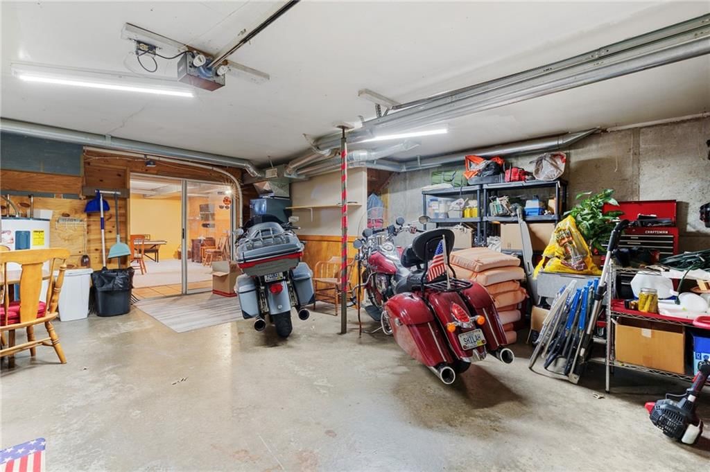 906 Maple Street — photo 34
