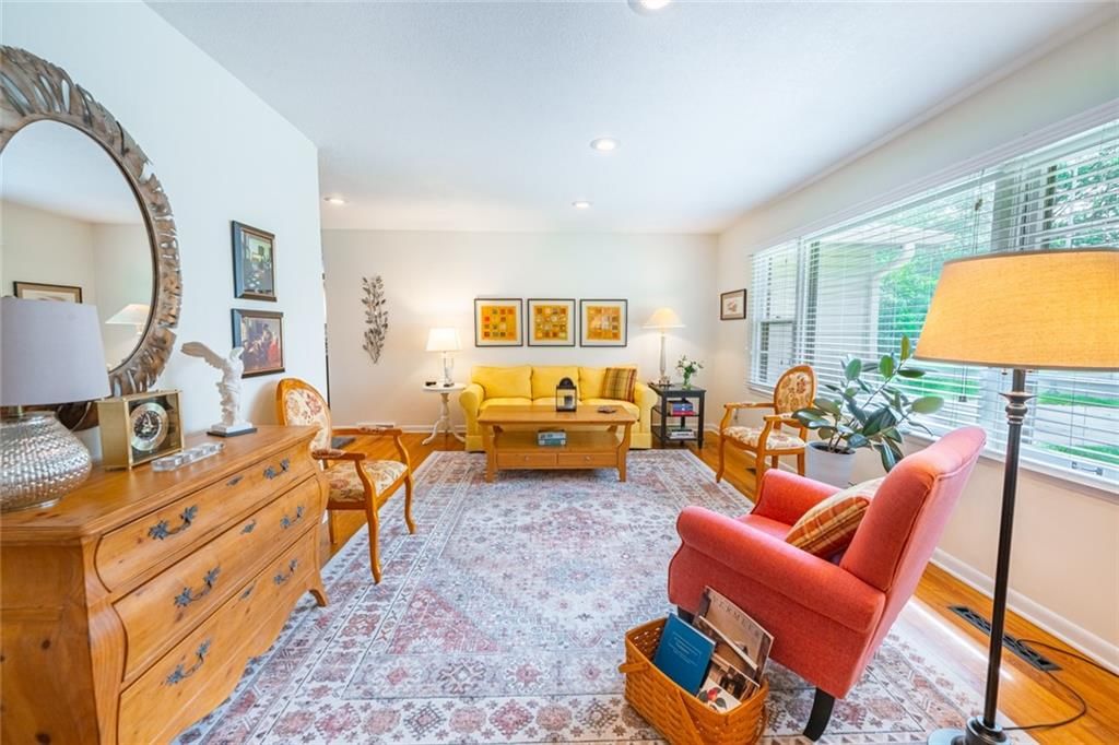 6108 NW KLAMM Drive — photo 5