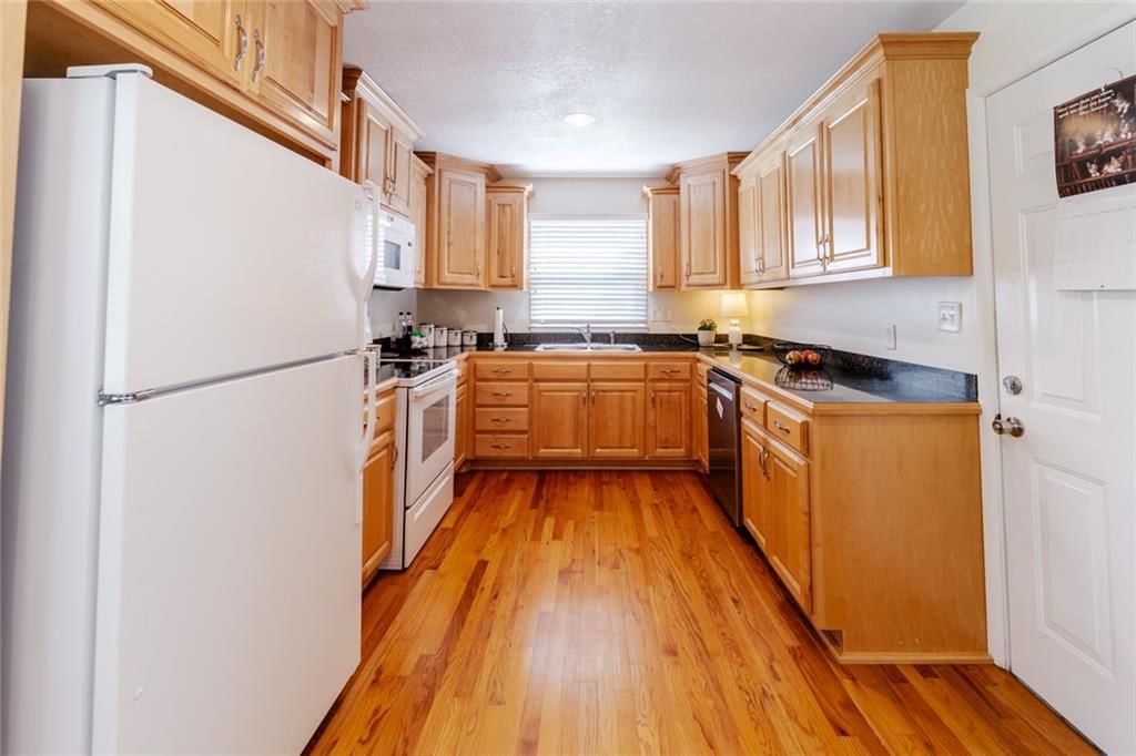 6108 NW KLAMM Drive — photo 10