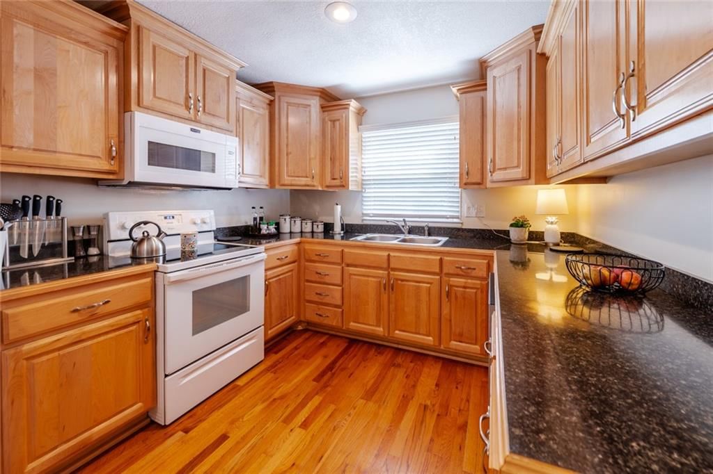 6108 NW KLAMM Drive — photo 12