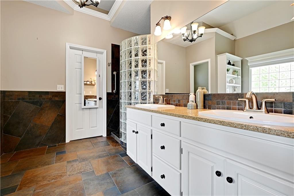 8520 W 142 Street — photo 35
