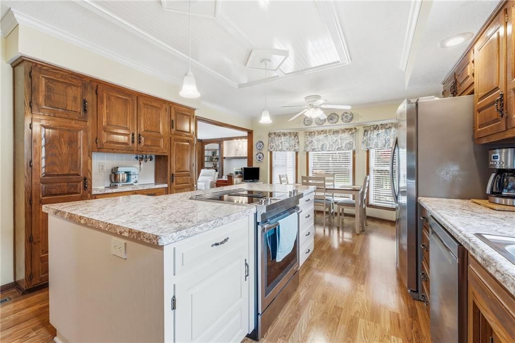 1153 E Frontier Lane — photo 8