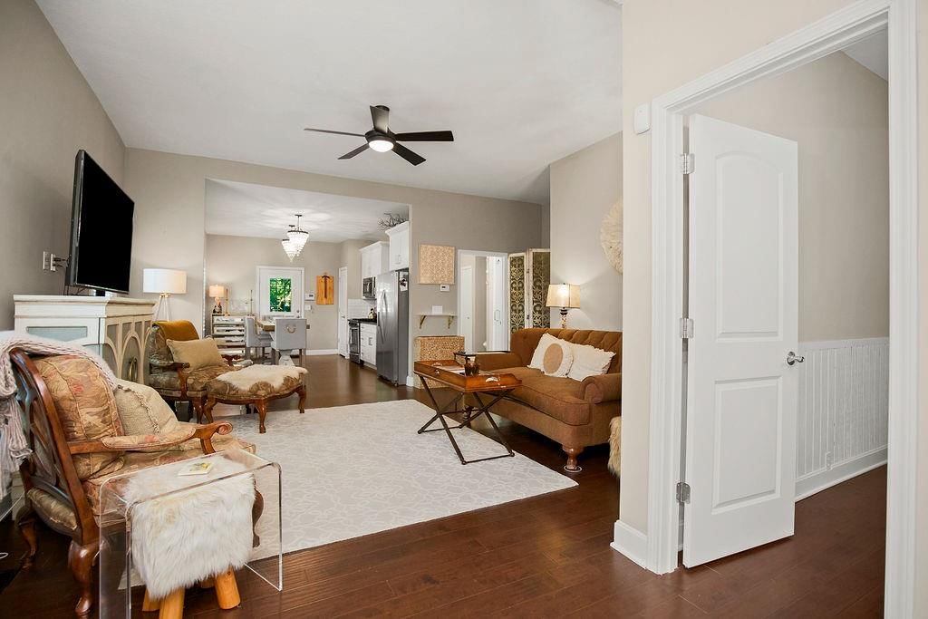 3915 Terrace Street — photo 7