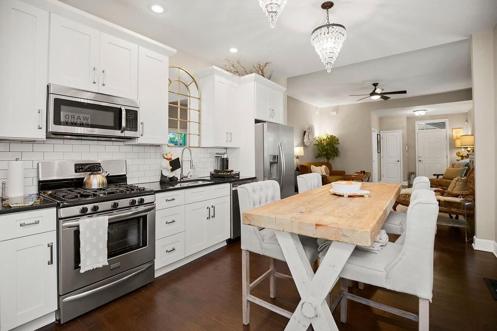 3915 Terrace Street — photo 8
