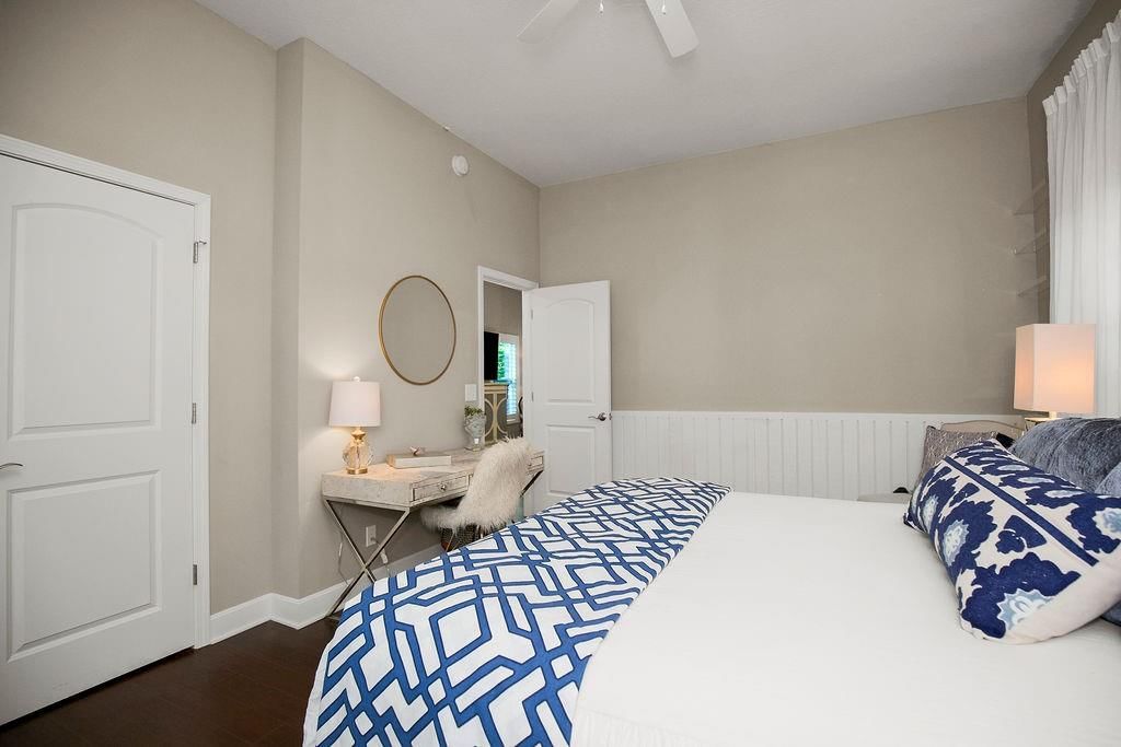 3915 Terrace Street — photo 11