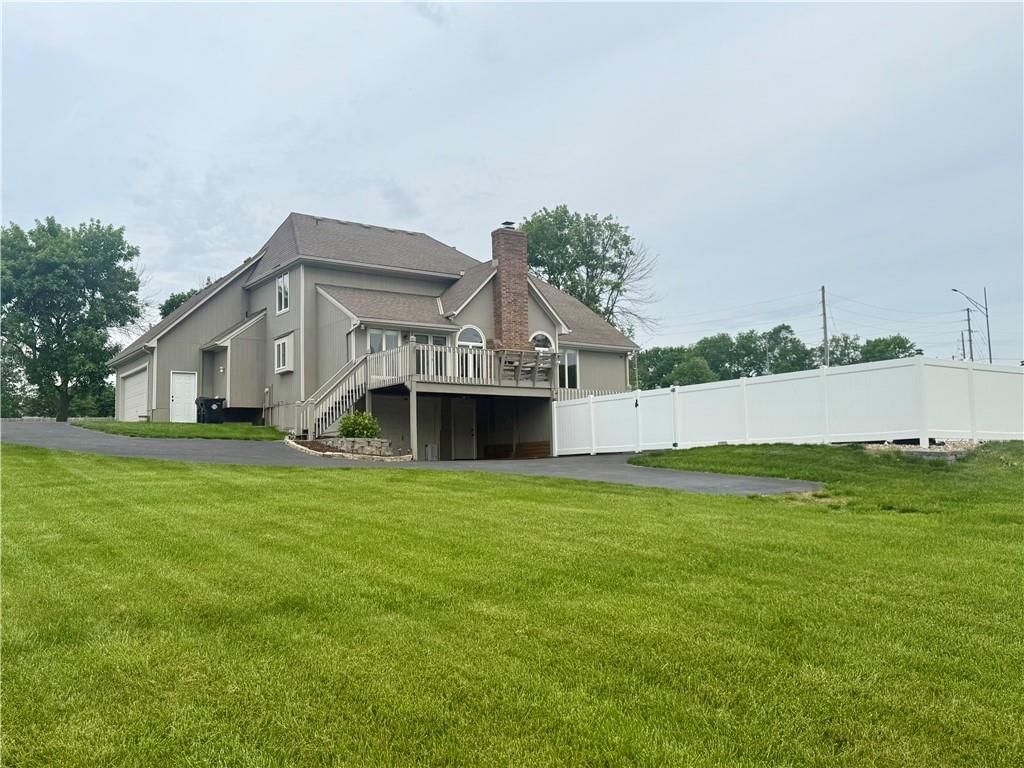 2018 Lexington Road — photo 3