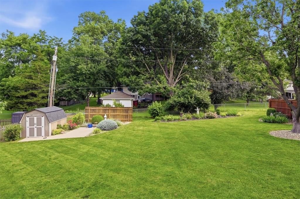 1208 Tanglewood Street — photo 36