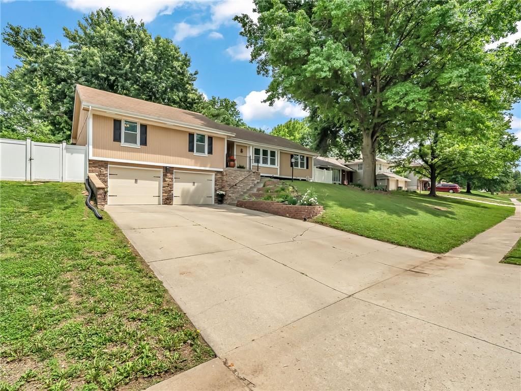 3137 Lakeview Circle — photo 3