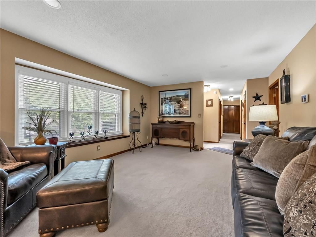 3137 Lakeview Circle — photo 4
