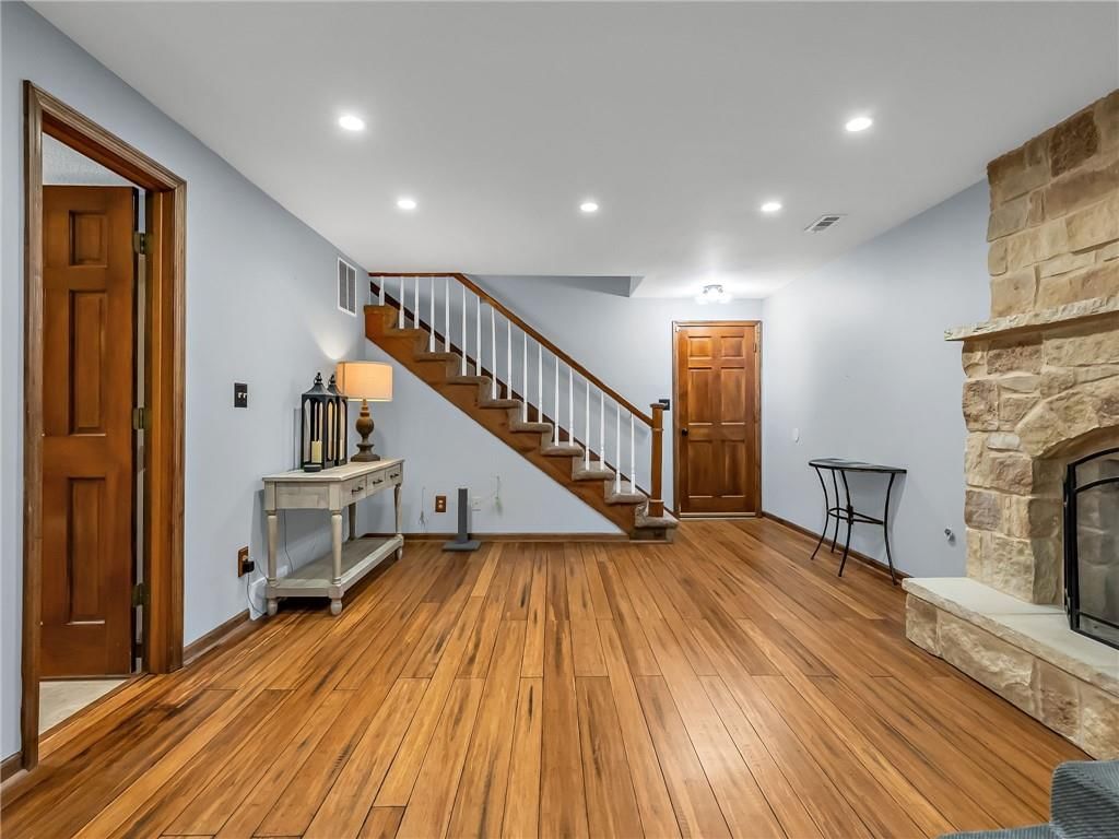 3137 Lakeview Circle — photo 23