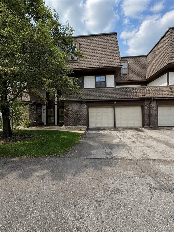 10130 Locust Street — photo 1