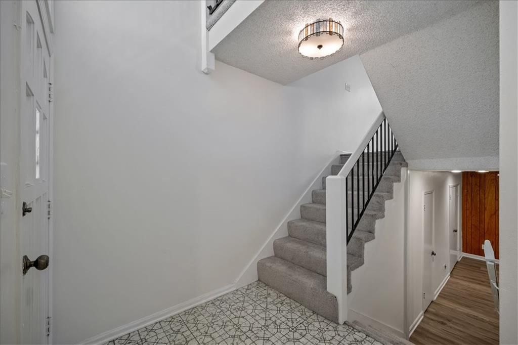 10130 Locust Street — photo 6