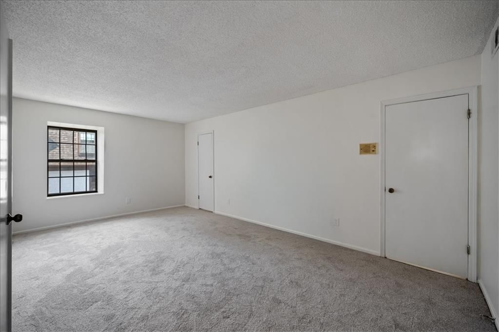 10130 Locust Street — photo 22