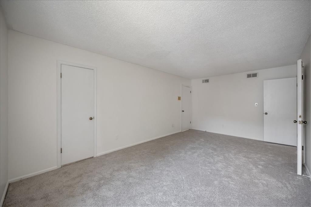 10130 Locust Street — photo 23