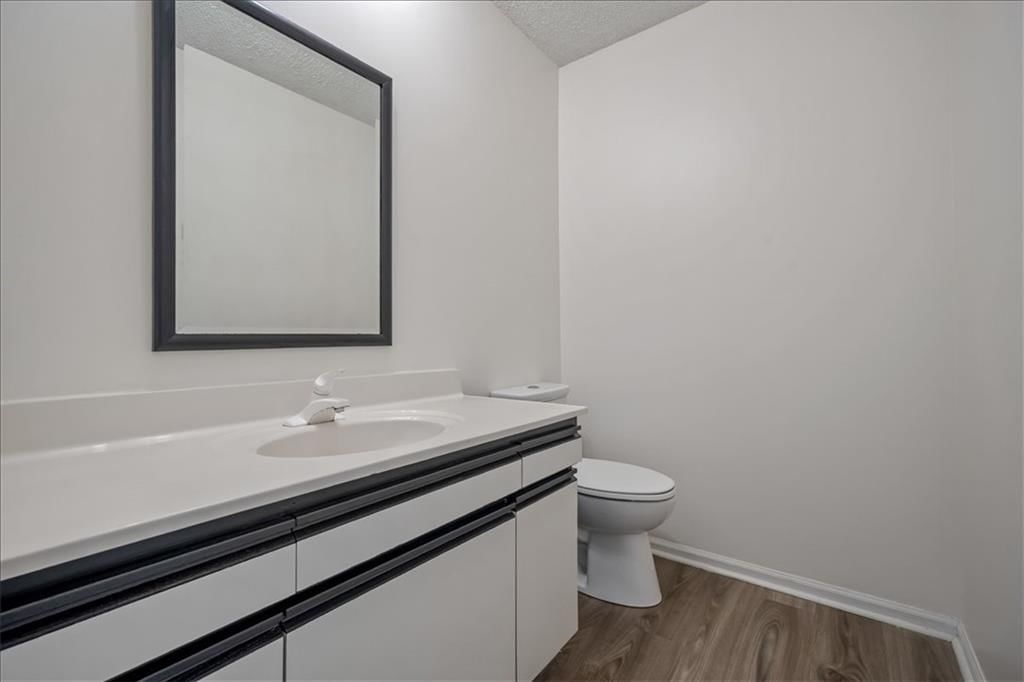10130 Locust Street — photo 33