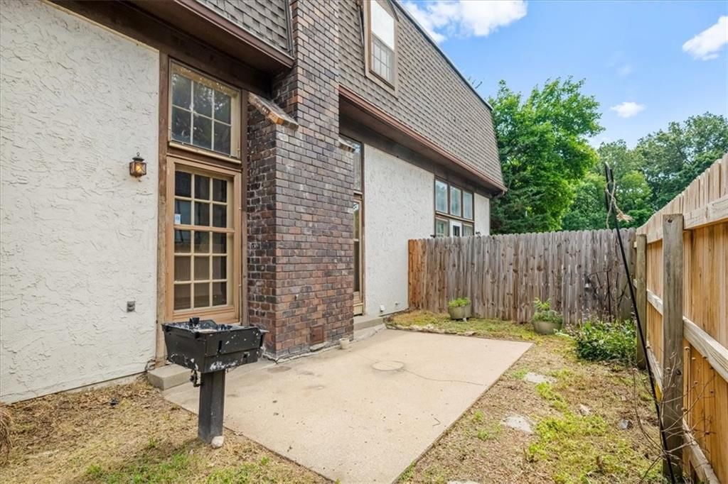 10130 Locust Street — photo 34