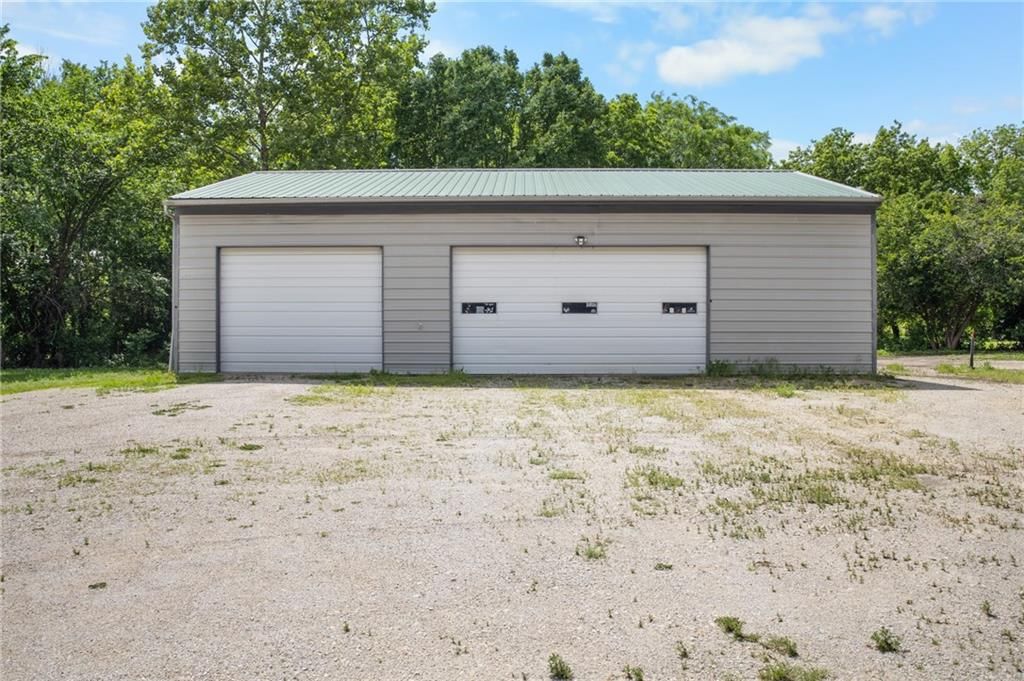 22898 Valley Road — photo 4