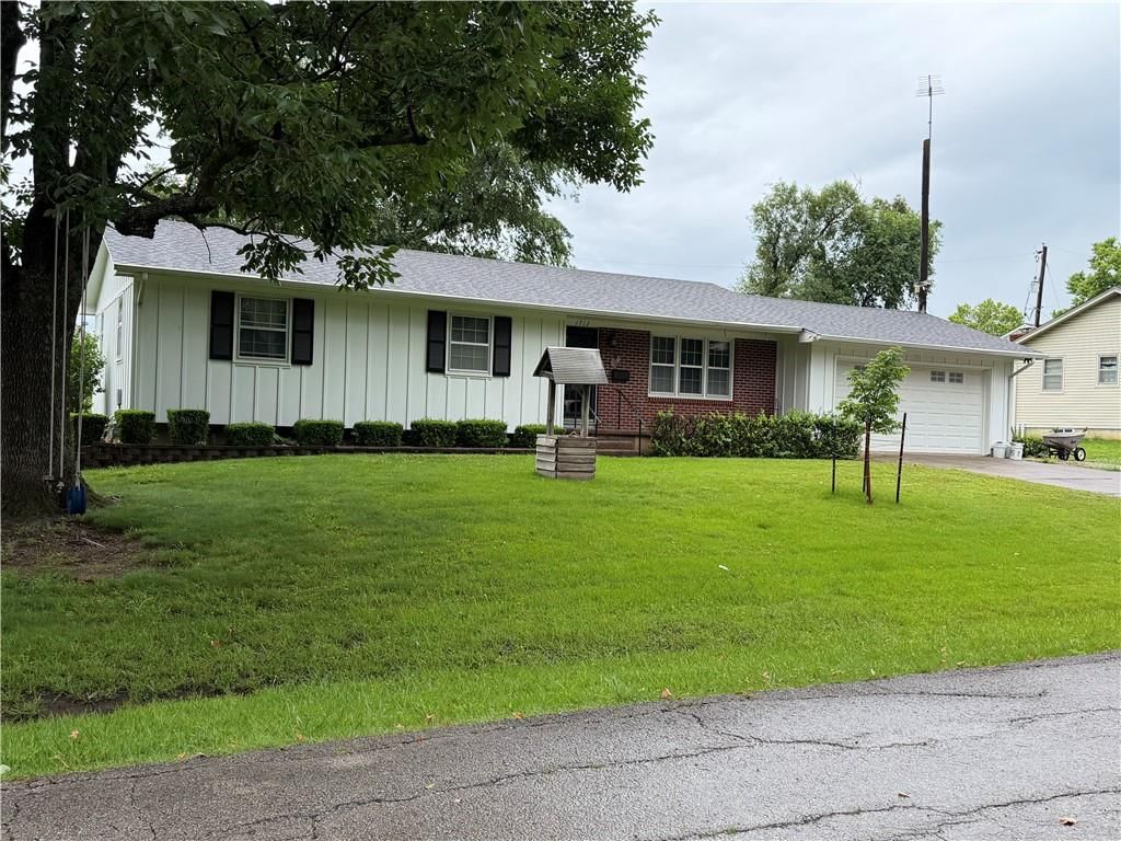 1712 S Holbrook Street, Fort Scott, KS