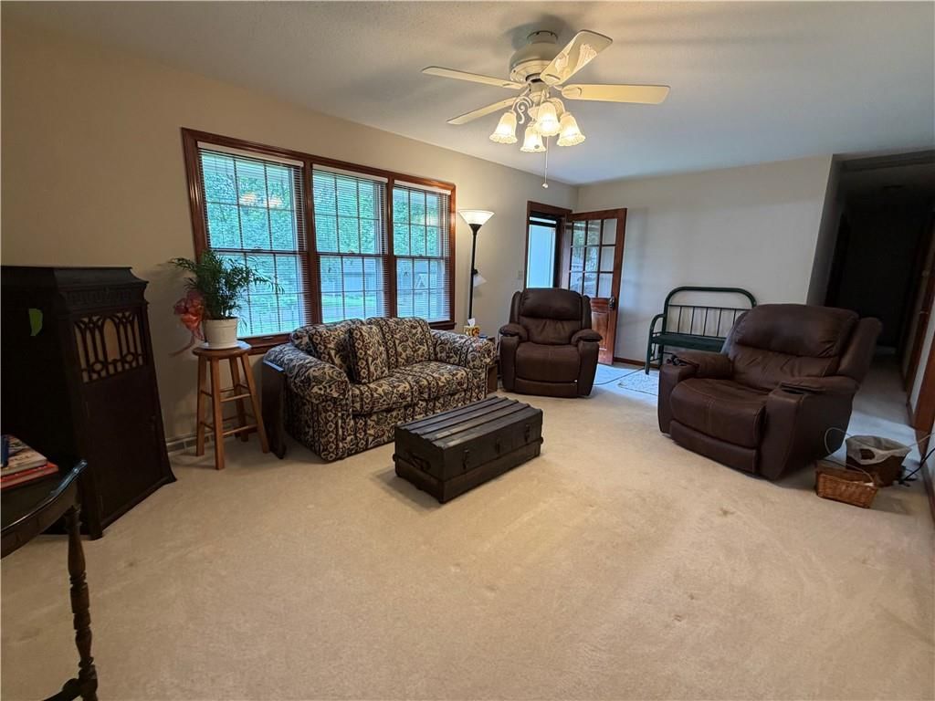 1712 S Holbrook Street — photo 10