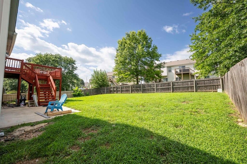 17584 W 111th Terrace — photo 3