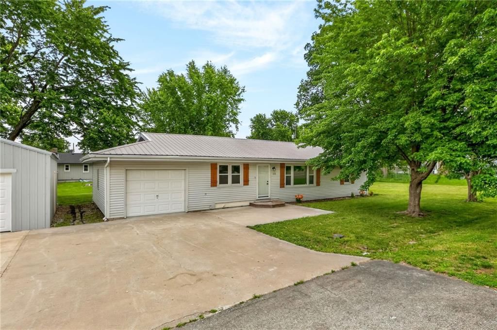 105 E Meadowbrook Court — photo 2