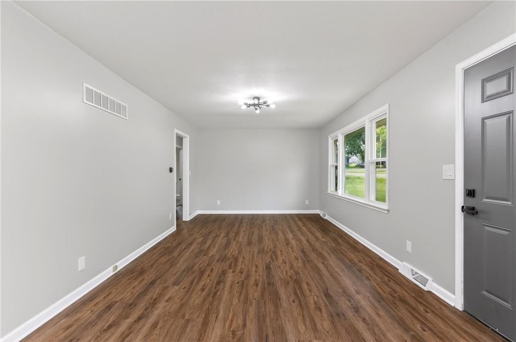 105 E Meadowbrook Court — photo 15