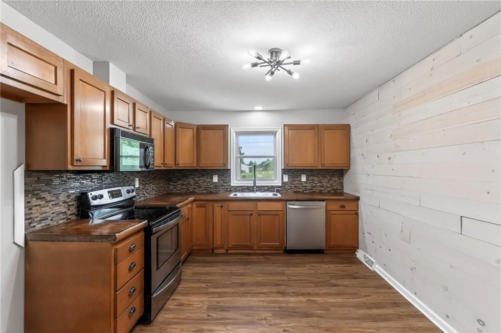 105 E Meadowbrook Court — photo 16