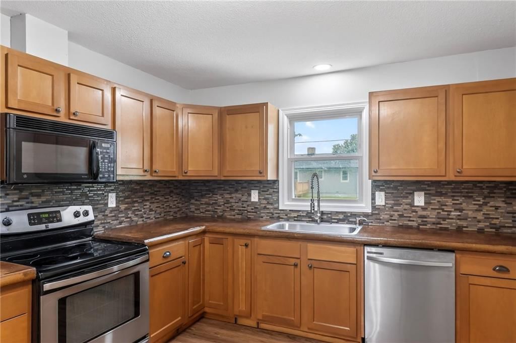 105 E Meadowbrook Court — photo 18