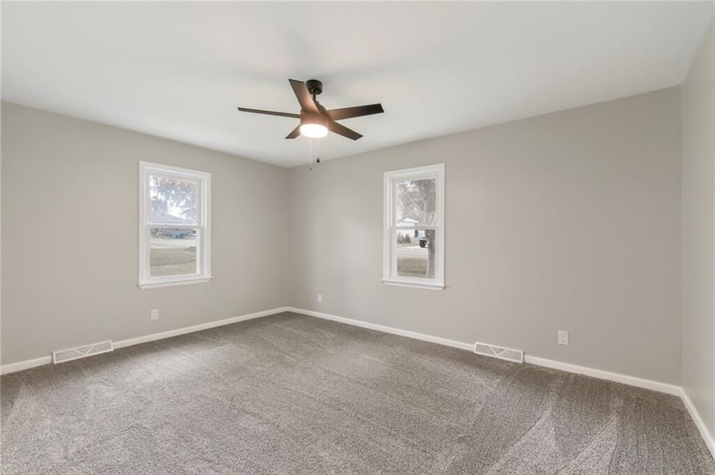105 E Meadowbrook Court — photo 22