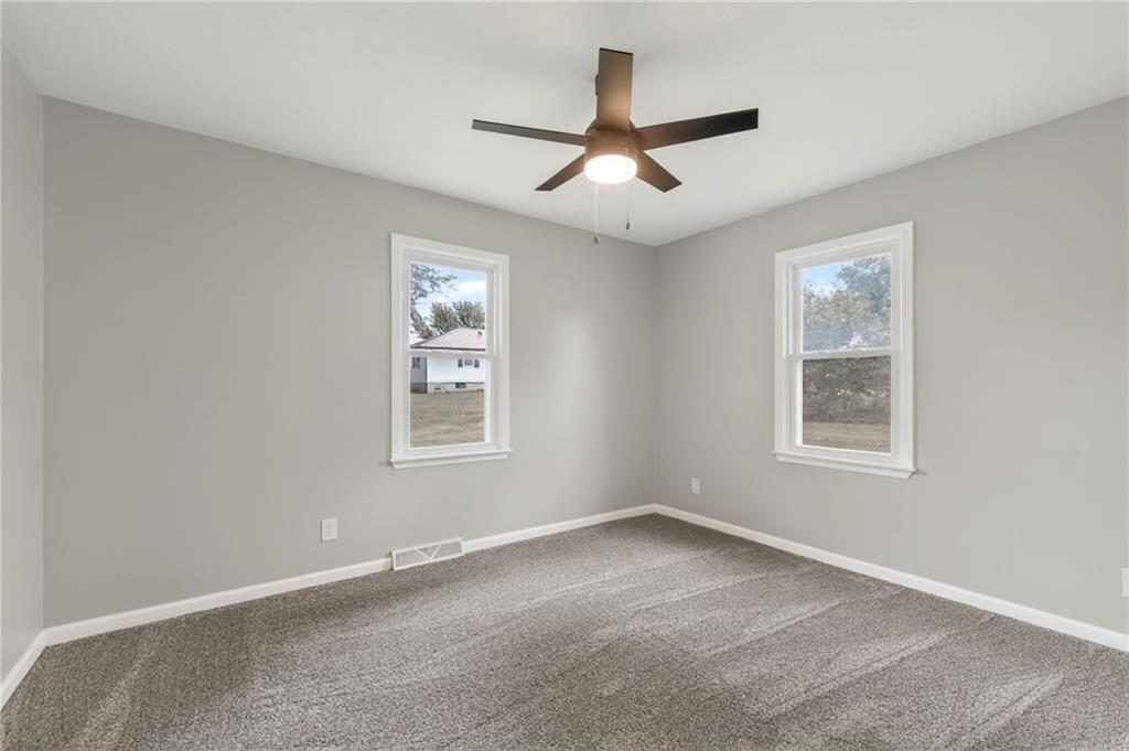 105 E Meadowbrook Court — photo 24
