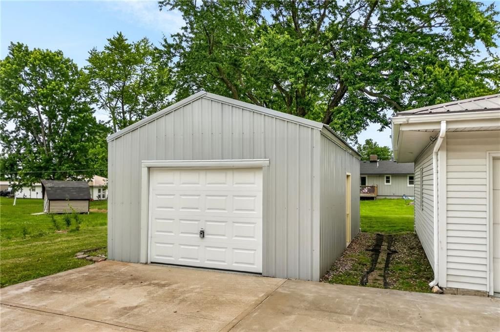 105 E Meadowbrook Court — photo 28