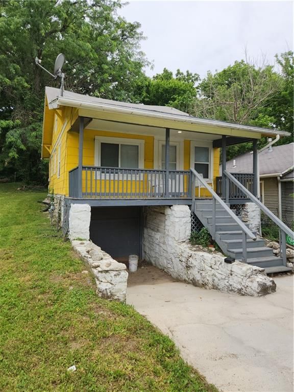 3908 Jackson Avenue — photo 2