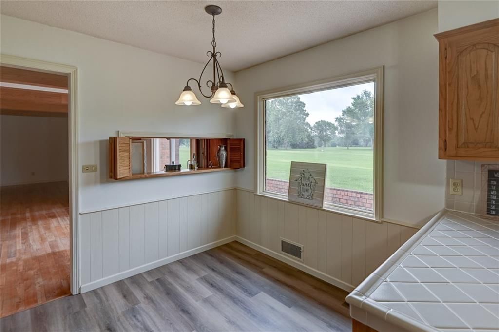 917 Country Club Drive — photo 7