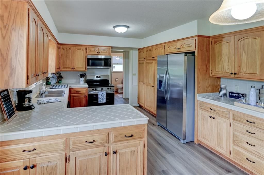 917 Country Club Drive — photo 9