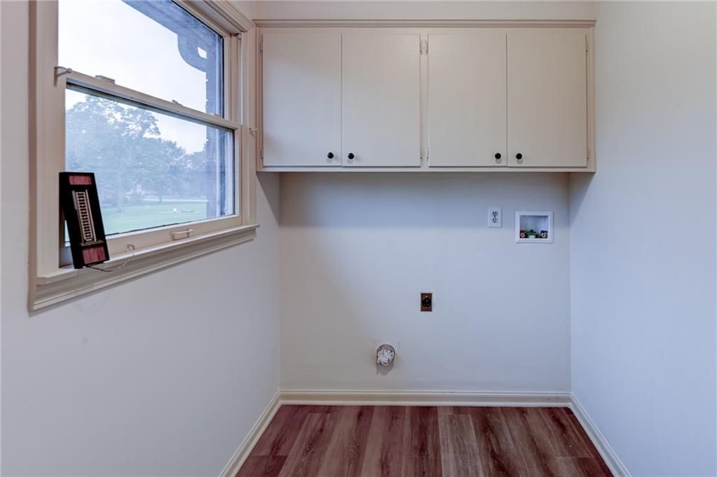 917 Country Club Drive — photo 12