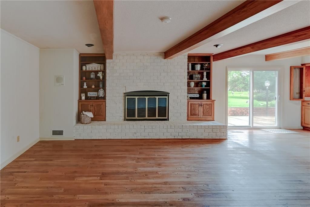 917 Country Club Drive — photo 14