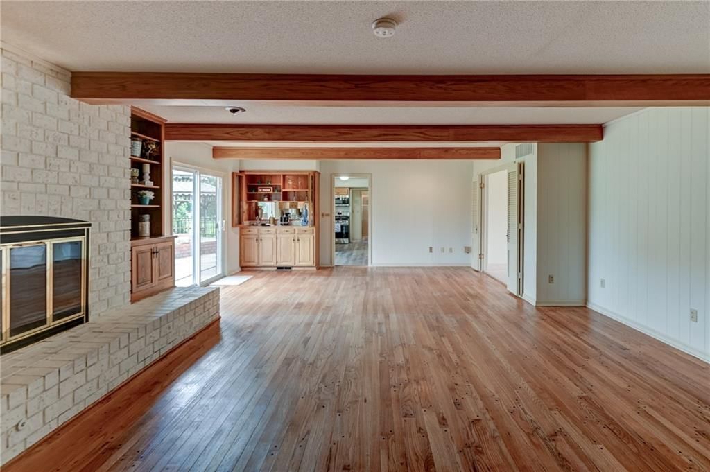 917 Country Club Drive — photo 16